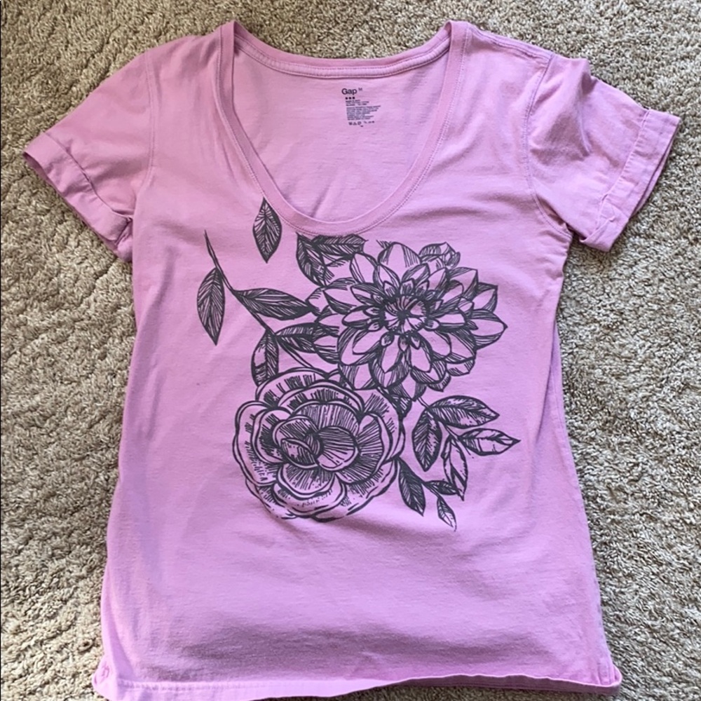 Gap scoop neck t-shirt